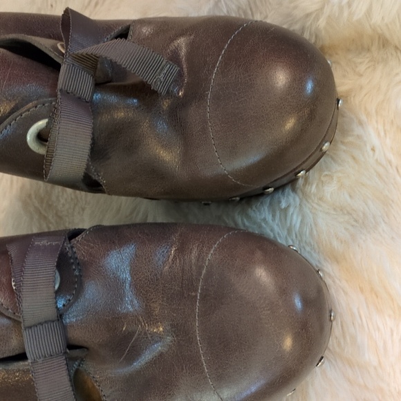 UGG Celestina Charcoal Leather Platform High Heels Clogs Studs - Picture 3 of 13